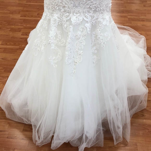 Ivory wedding gown with sequins, faux pearls - Picture 3 of 8